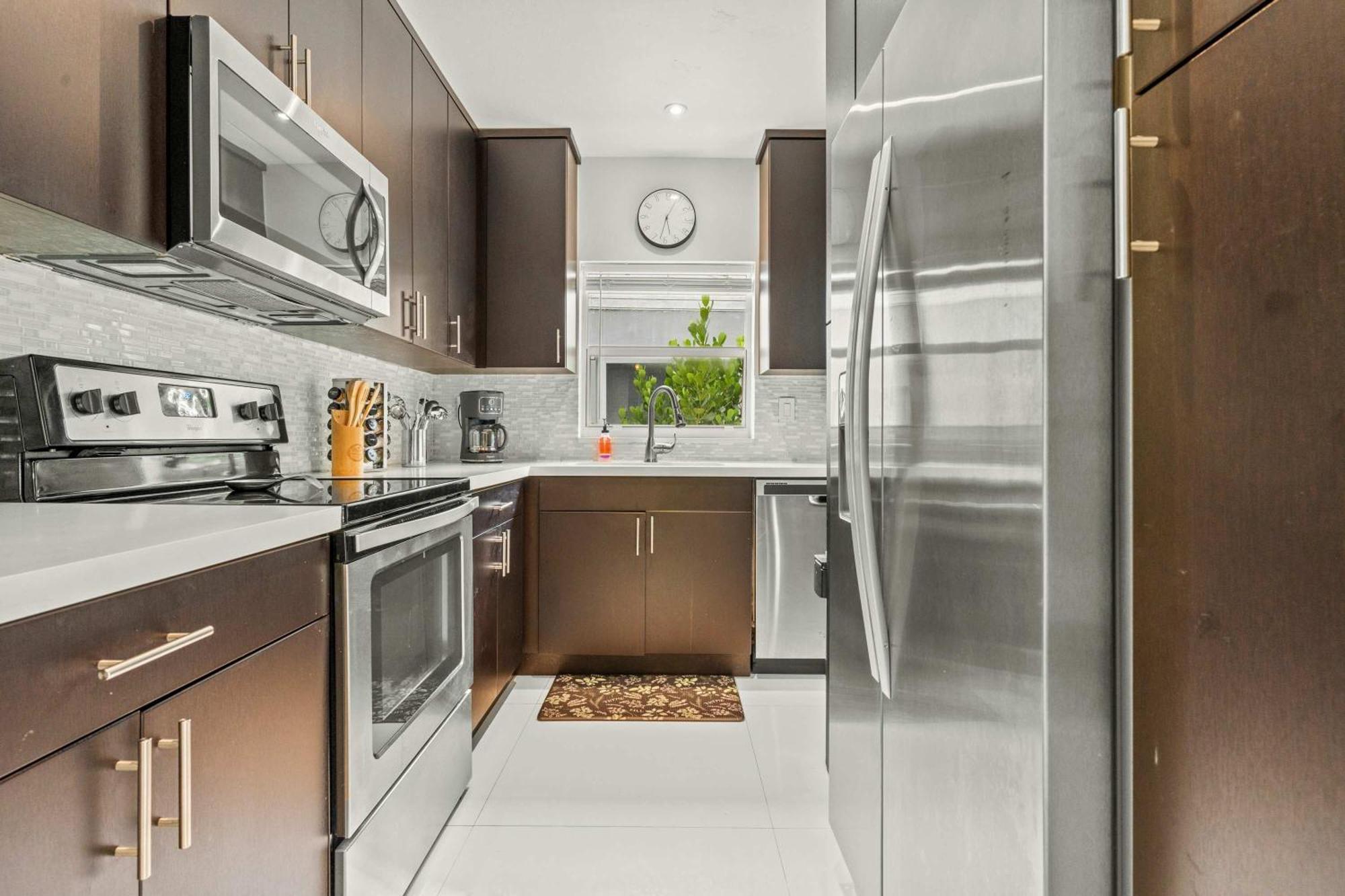 Holiday home Arthaus- Fully Stocked Kitchen And Fenced Yard *