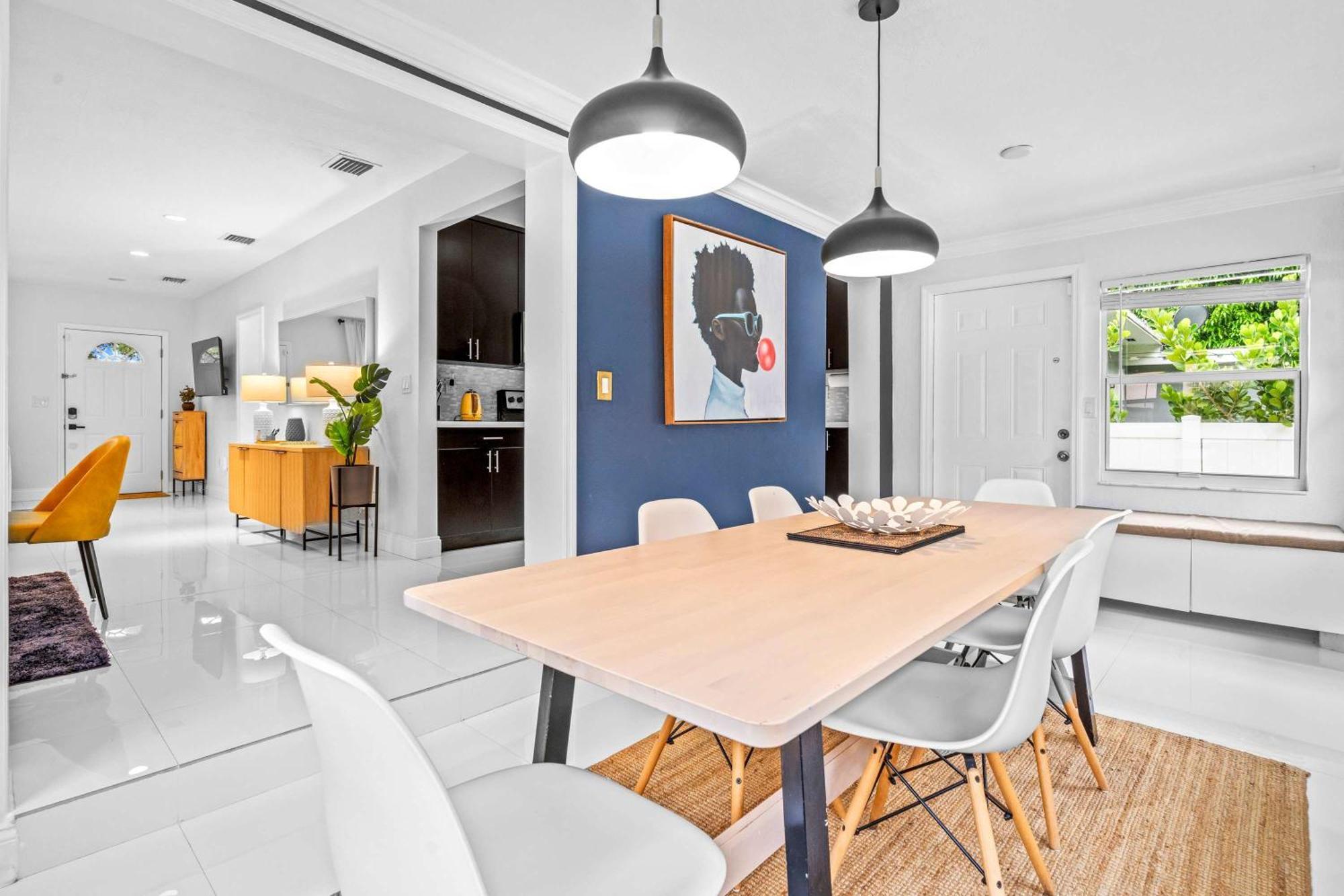 Arthaus- Fully Stocked Kitchen And Fenced Yard Miami